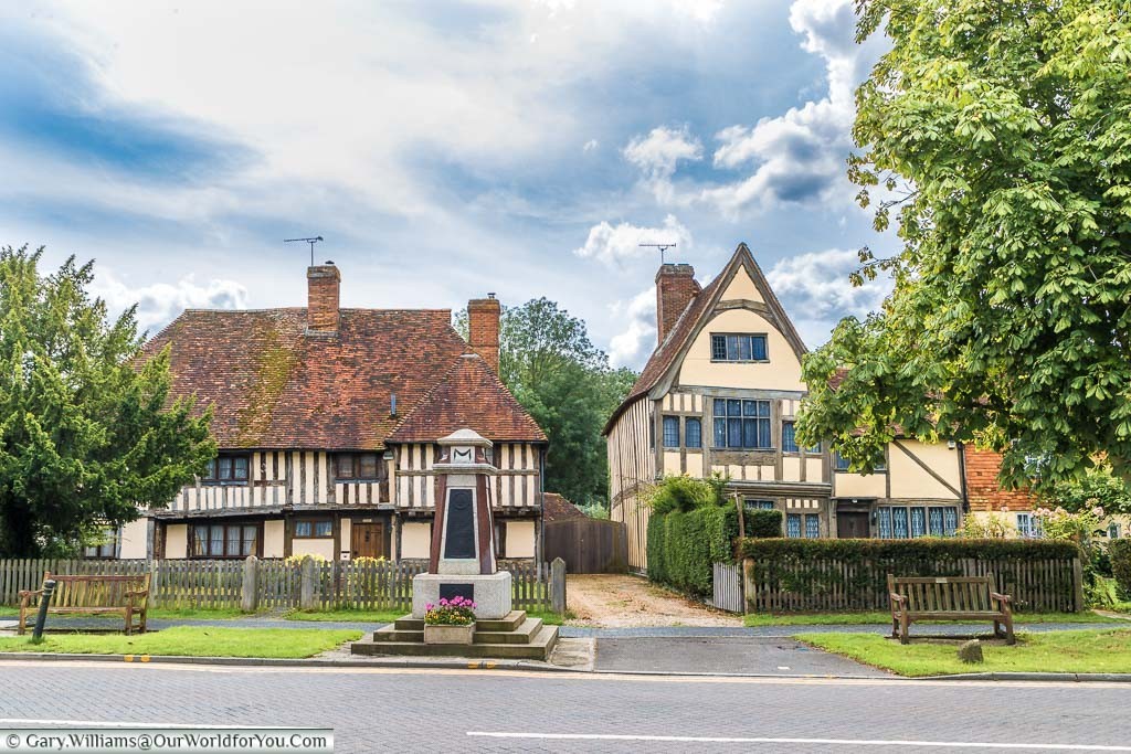 The Grade II Elizabethan Shakespeare House (originally a cloth factory) and the Grade II Tudor building ‘Chequers’